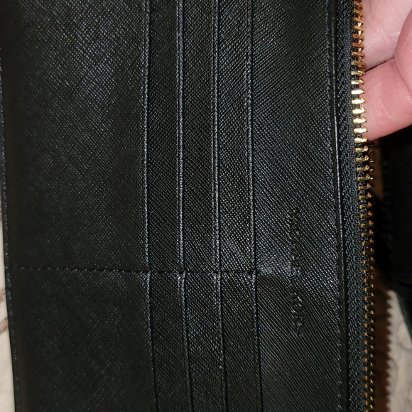 Michael Kors Medium Convertible Crossbody Bag - Picture 5 of 13